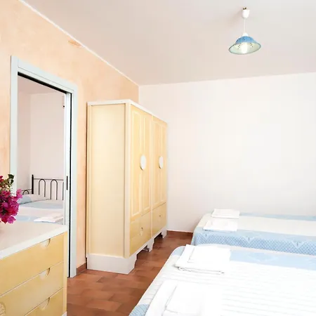 Ξενοδοχείο με διαμερίσματα With Swimming-pool In Campulongu Just 600 Mt From The Sea